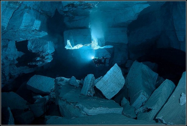 Самая большая гипсовая пещера под водой
